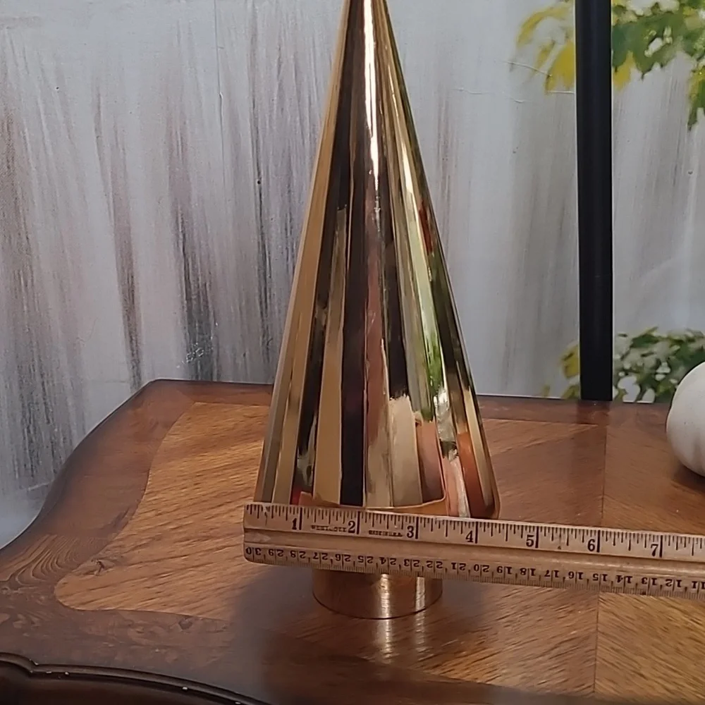 New! Elegant Decorative Ribbed Large Gold Tree